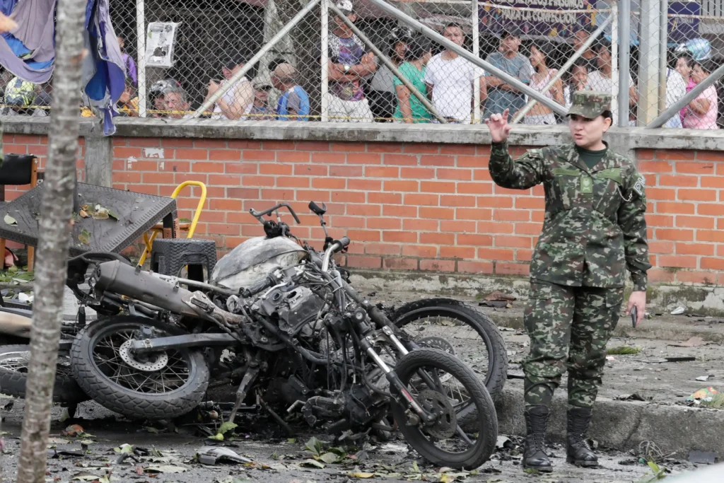 Explosión en Cali: Un Atentado Devastador que Deja Muertos y Heridos