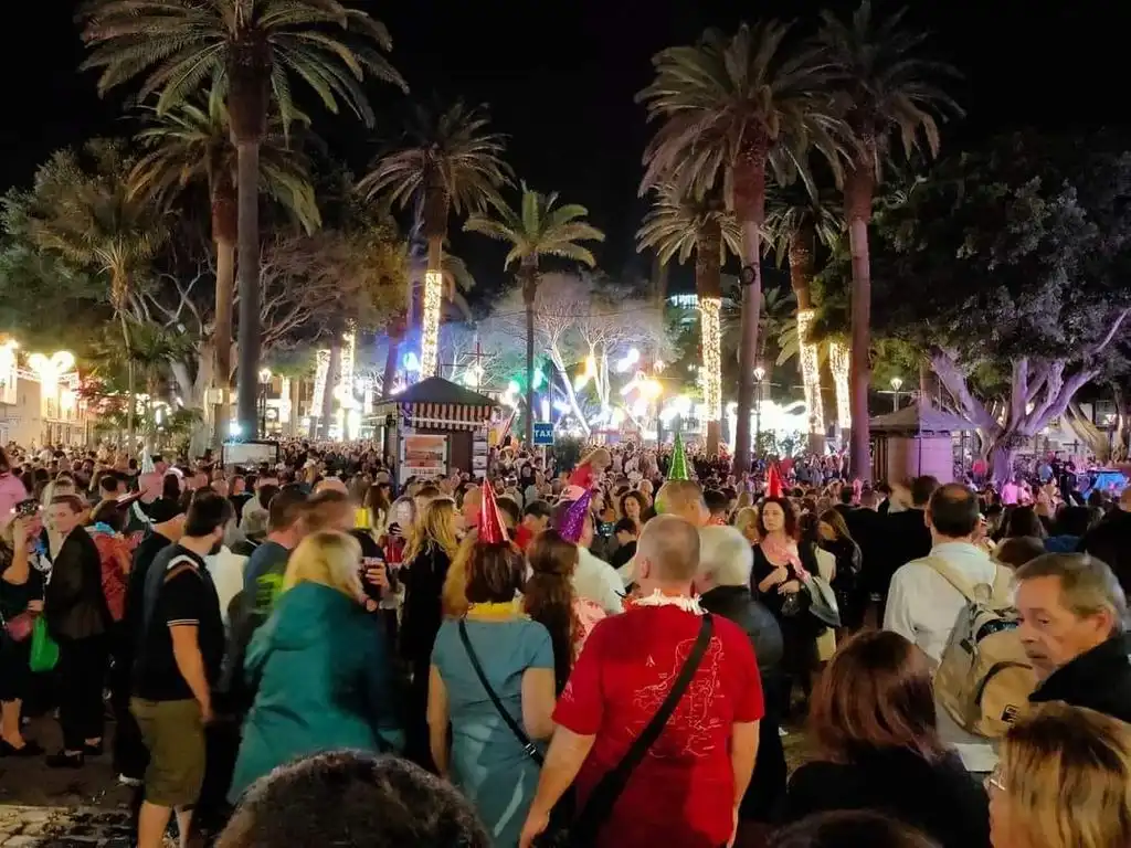 Celebraciones de Fin de Año en Canarias: Tradición y Música para Recibir 2026