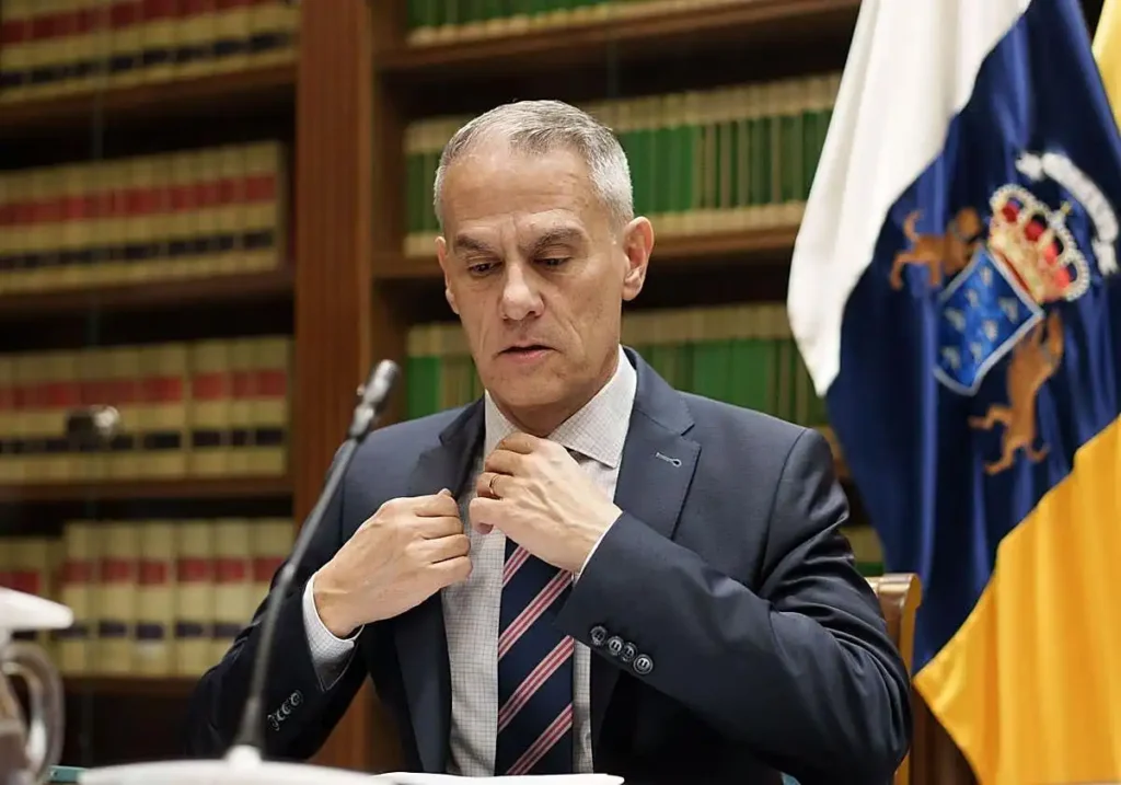 César Toledo asume la dirección de RTVC en medio de controversias políticas