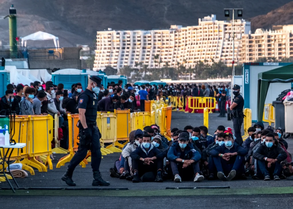 Crisis Migratoria en Canarias: Desafíos y Realidades Humanitarias