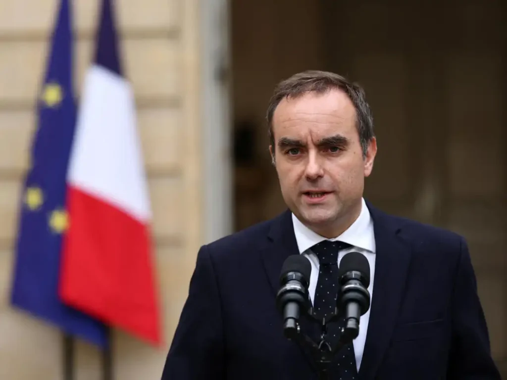 Crisis Política en Francia: La Dimisión de Lecornu y sus Consecuencias