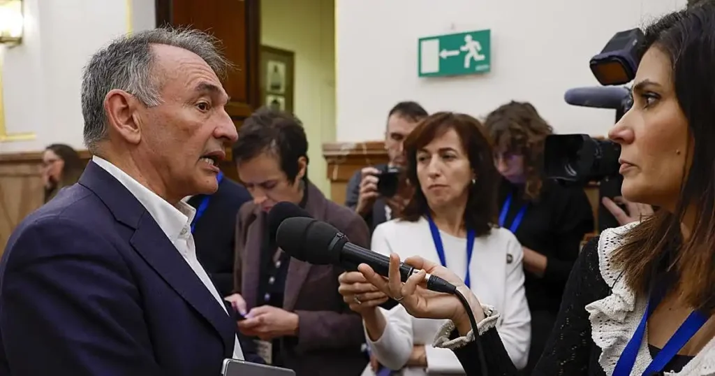 Crisis en el Gobierno Español: Sumar Exige Cambios Urgentes al PSOE