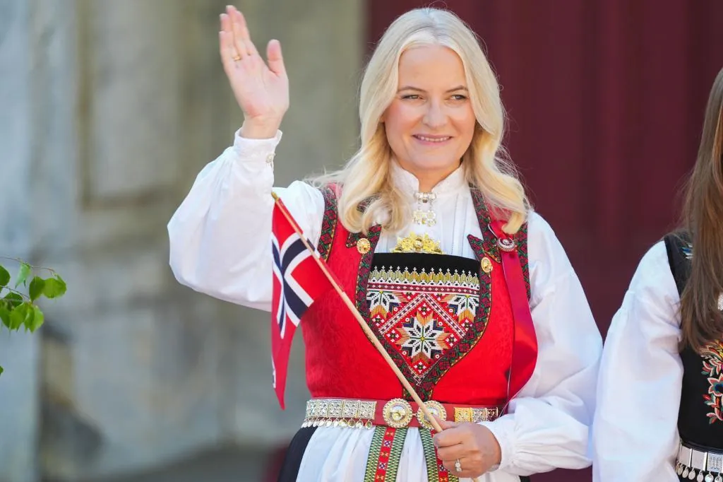 Crisis en la Monarquía Noruega: Revelaciones sobre Mette-Marit y su Hijo