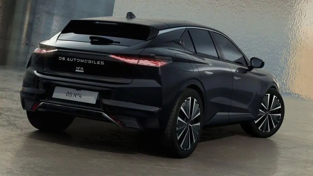 DS Nº4: Un Hatchback que Combina Estilo y Tecnología