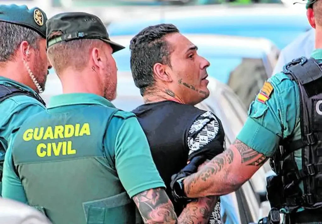 Desmantelan Red de Tráfico de Drogas en Gran Canaria: Madre e Hijo Detenidos