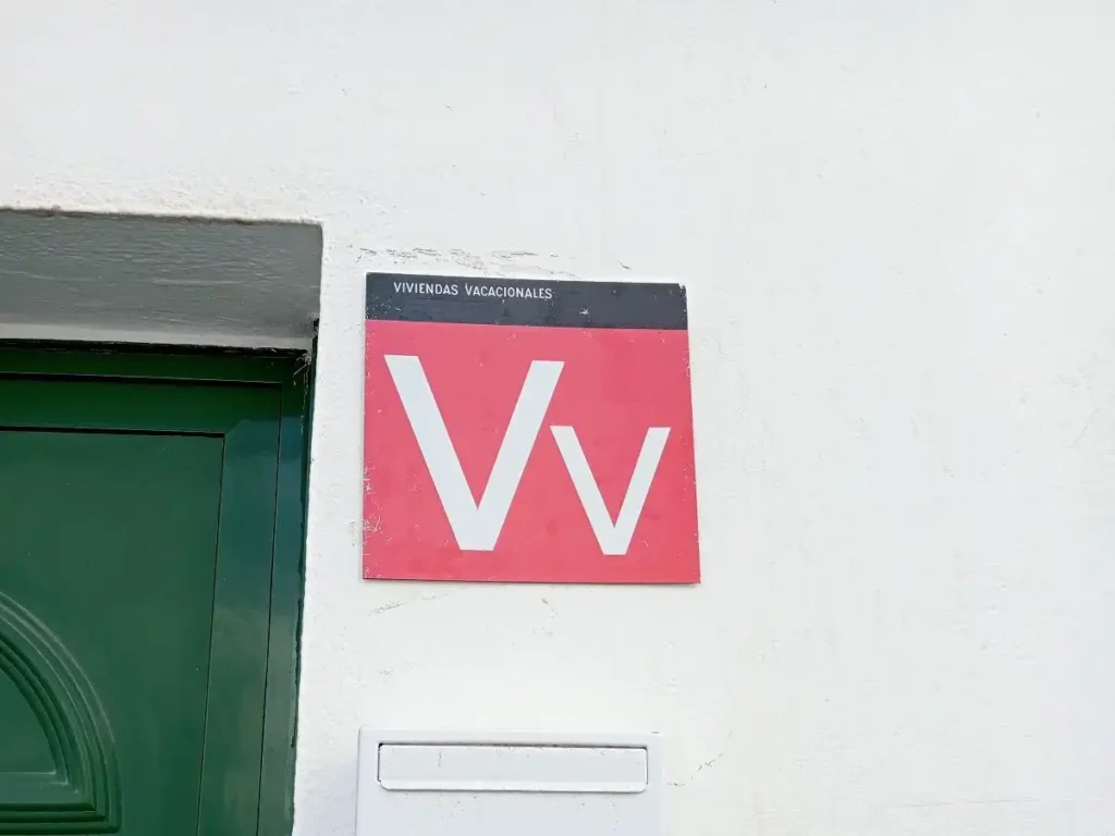 El Debate sobre la Ley de Vivienda Vacacional en Canarias: Un Llamado a la Mediación