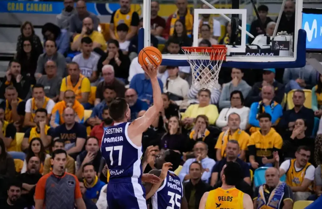 El Desafío del Dreamland Gran Canaria: Enfrentamiento Clave Contra Valencia Basket