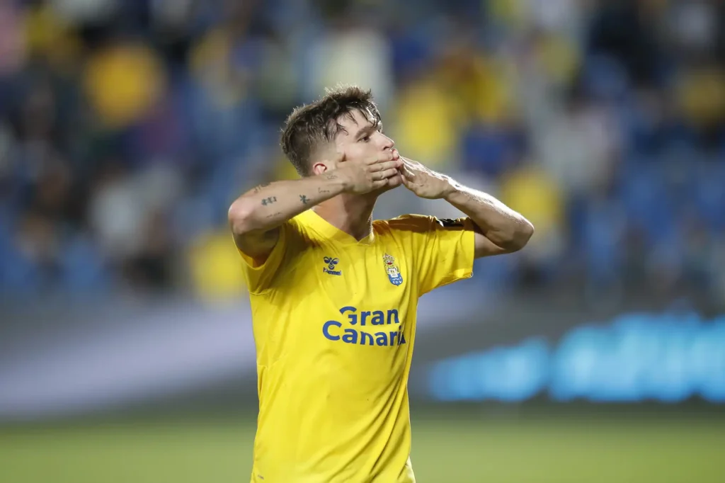 El Futuro de Marc Cardona en la UD Las Palmas: Un Ciclo que se Cierra