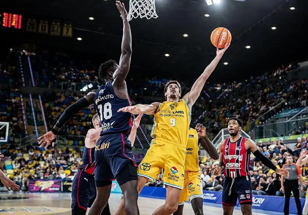 El Gran Canaria se hunde ante el Baskonia en un partido desastroso
