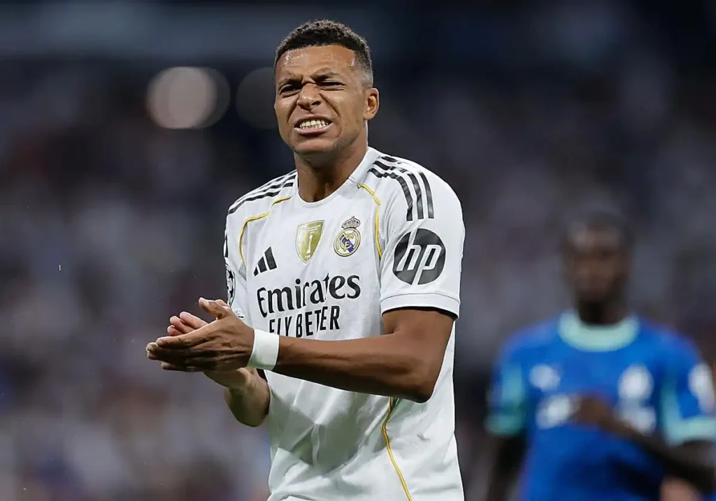 Kylian Mbappé: Un Revés para el Real Madrid por una Lesión en la Rodilla