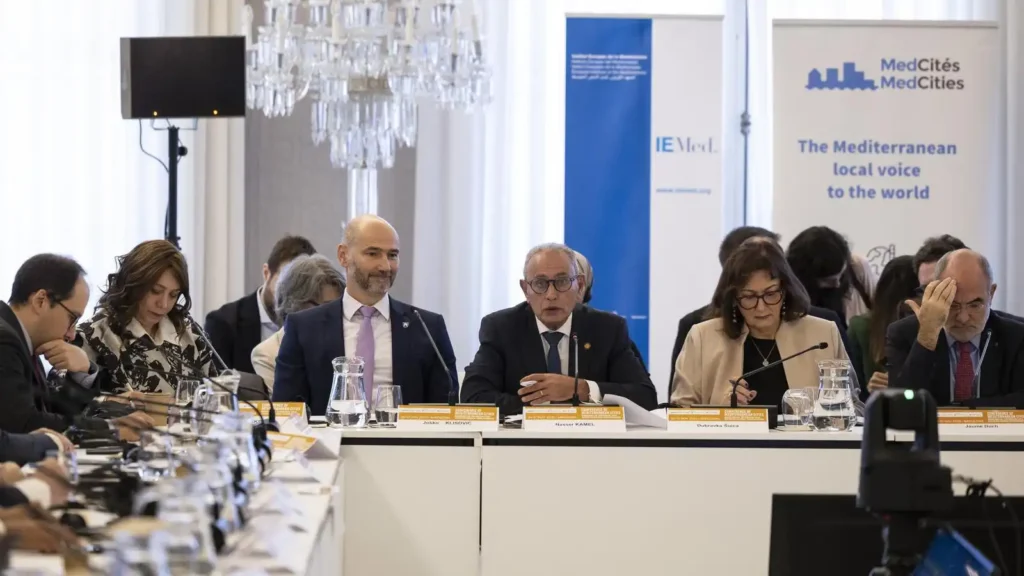 La Nueva Estrategia de la UE para el Mediterráneo: Desafíos y Oportunidades
