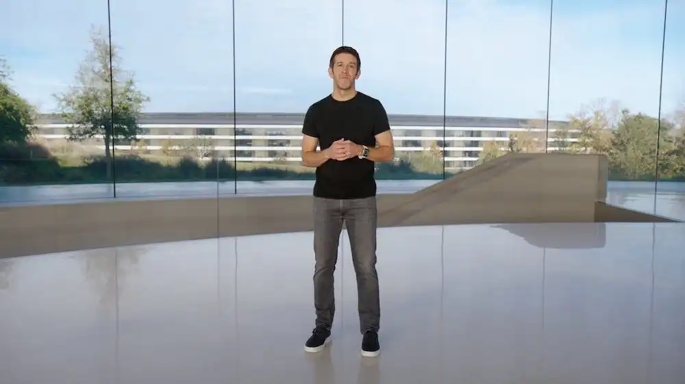 Quién es John Ternus, el nuevo CEO de Apple tras Tim Cook