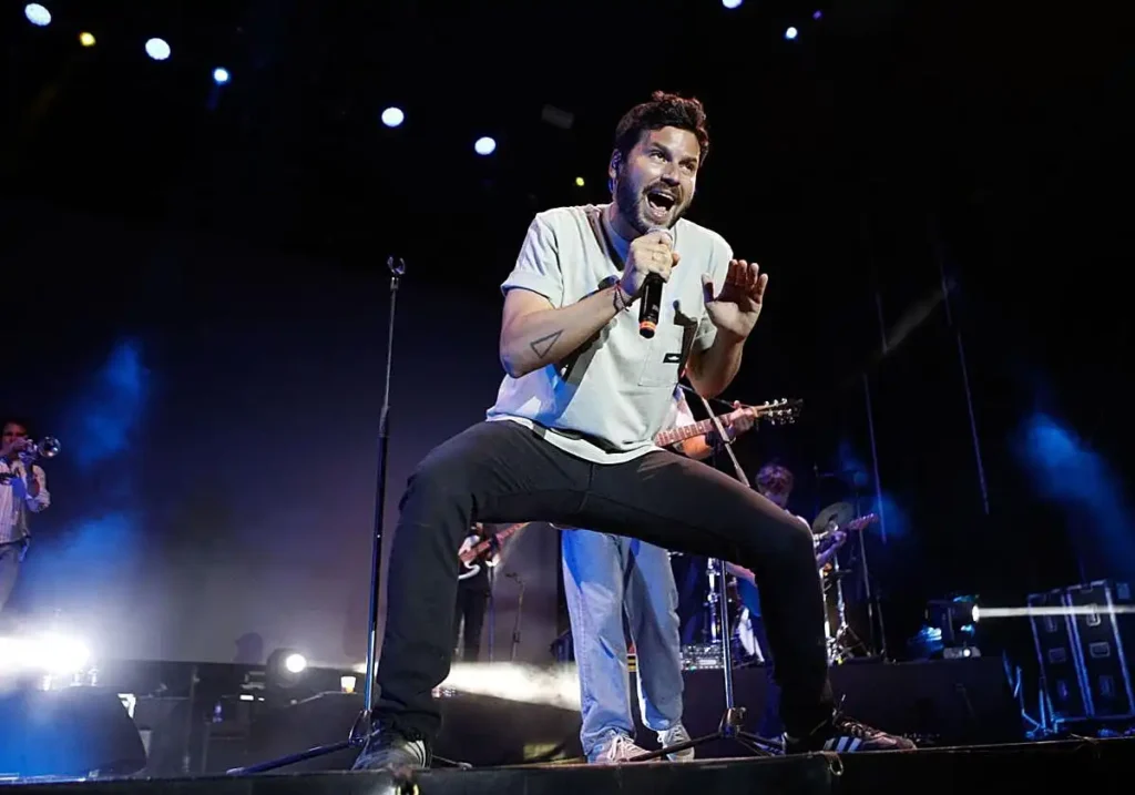 Taburete Regresa a Gijón: Un Concierto Imperdible