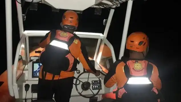 Tragedia en el Mar de Flores: Naufragio de un Barco Turístico en Indonesia