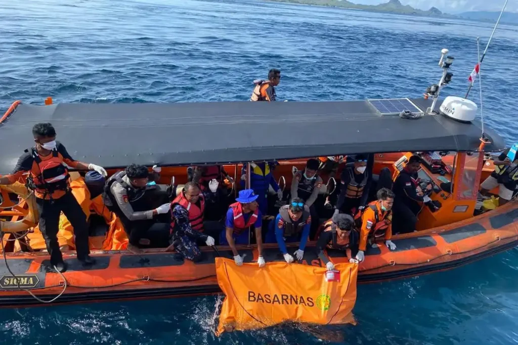 Tragedia en el Mar de Komodo: Naufragio y Nuevas Regulaciones Turísticas