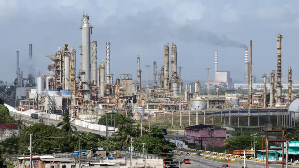 Venezuela Abre las Puertas a Inversiones Extranjeras en el Sector Petrolero
