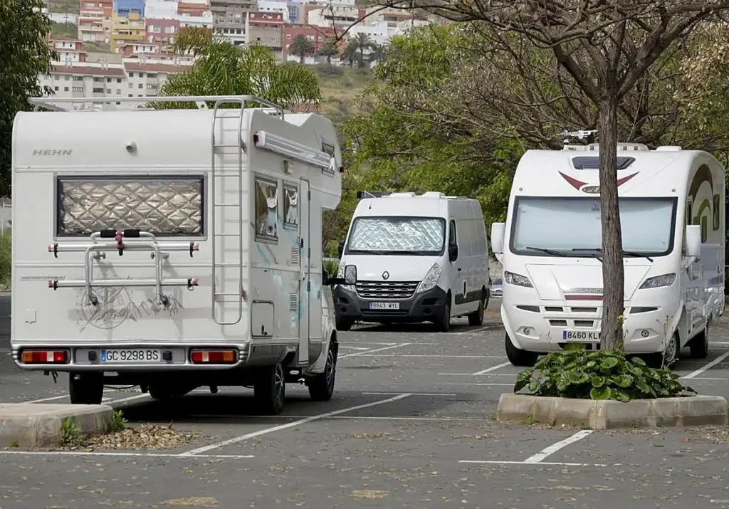 Canarias regula los campings de autocaravanas: una apuesta por el turismo sostenible y ordenado